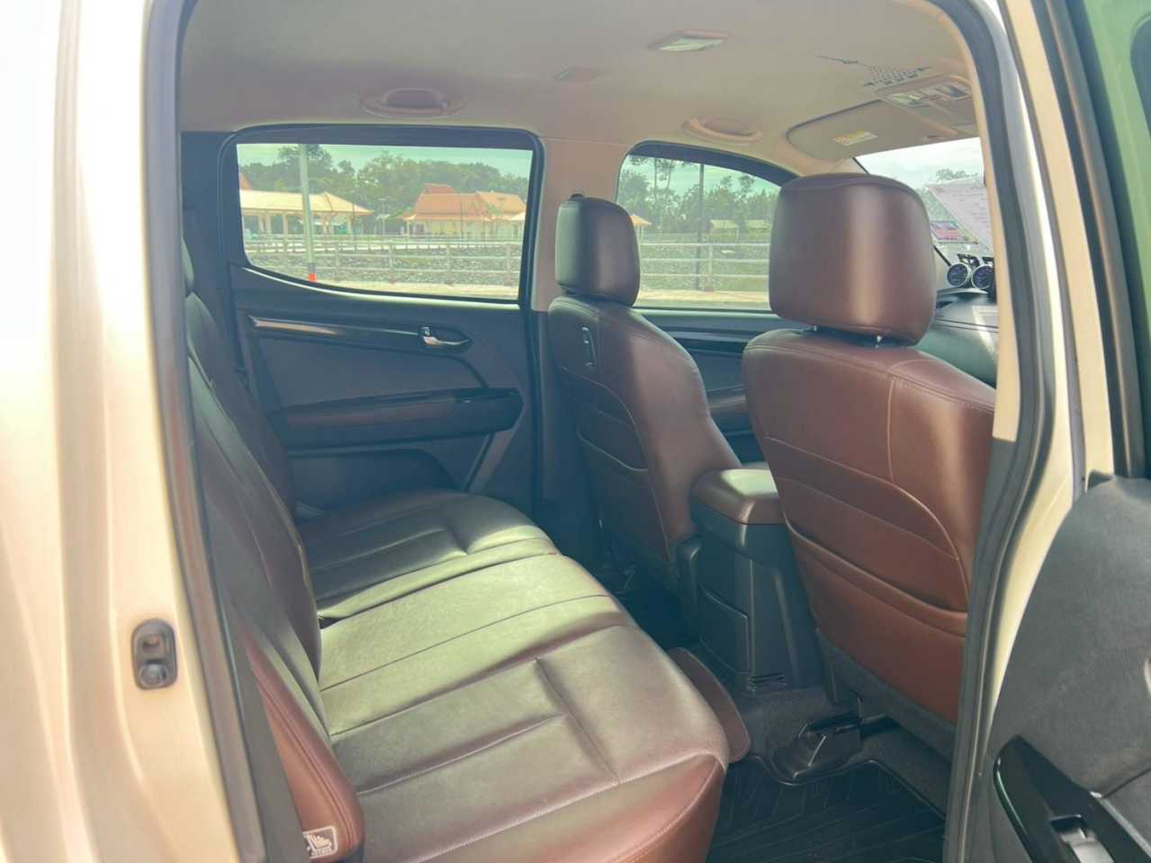 Isuzu All-New D-Max 4 ประตู 4x4 2017